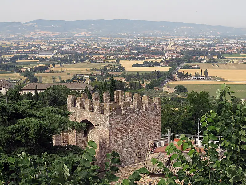 Santa Maria degli Angeli vista da Assisi