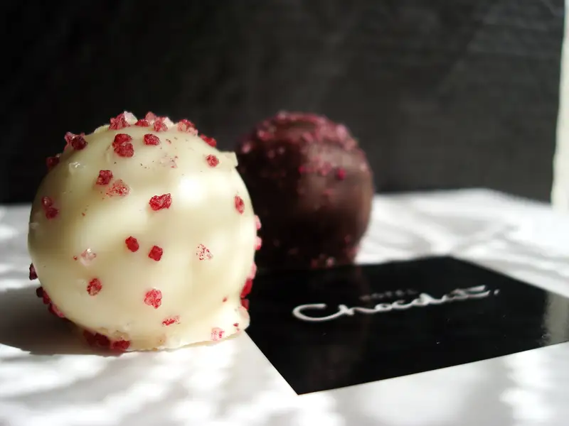 Un tartufo al cioccolato bianco