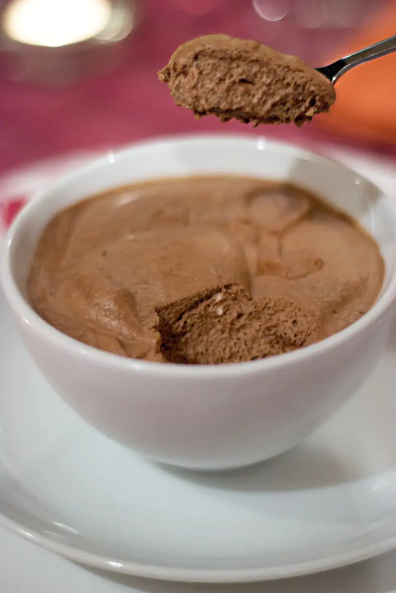 Una mousse al cioccolato e caffè