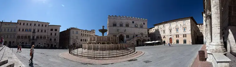 La Fontana Maggiore al centro di Piazza IV Novembre a Perugia