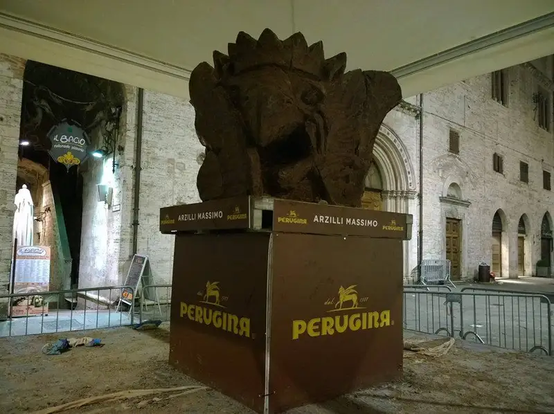 Grifo, simbolo di Perugia, scolpito nel cioccolato a Eurochocolate 2013