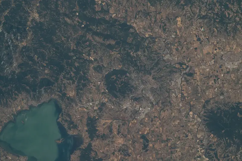 Perugia e il Lago Trasimeno fotografati dalla Stazione Spaziale Internazionale